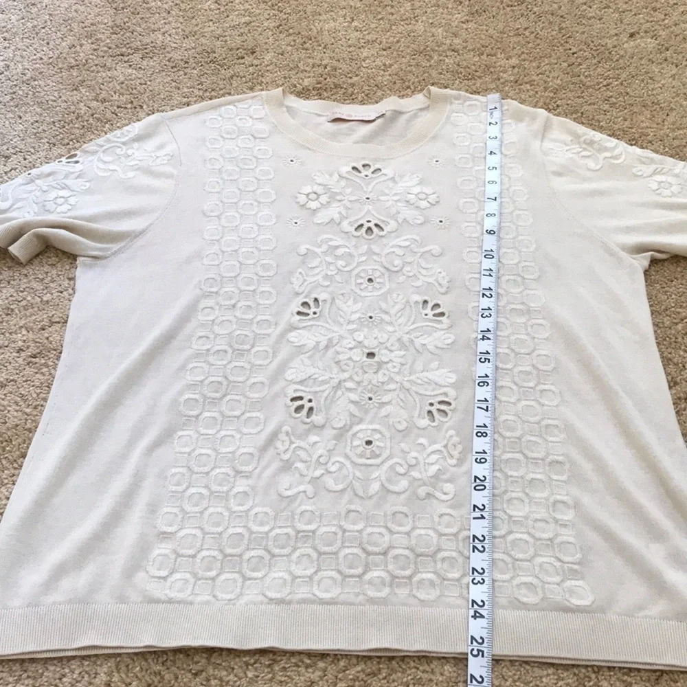 TORY BURCH ecru Size L short sleeve embroidered crew Top